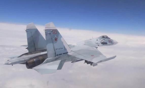 Руски Су-27 ескортира разузнавателен самолет и два френски изтребителя над Черно море