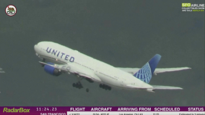 Самолет Боинг 777 на американската авиокомпания Юнайтед еърлайнс загуби едно