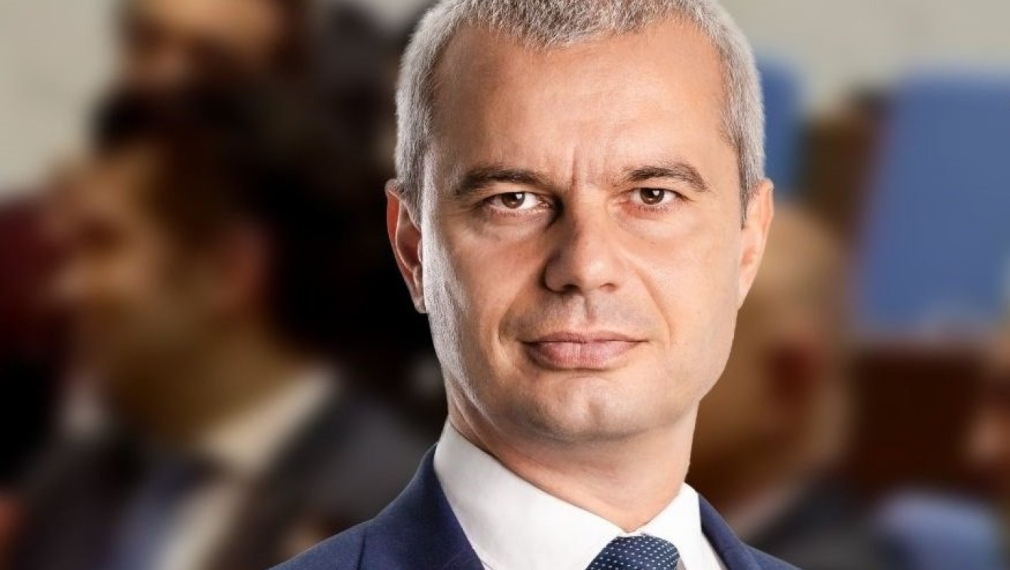 Костадинов: Урсула фон дер Лайен и нейните другарчета в ЕК заплашват човечеството с Трета световна война
