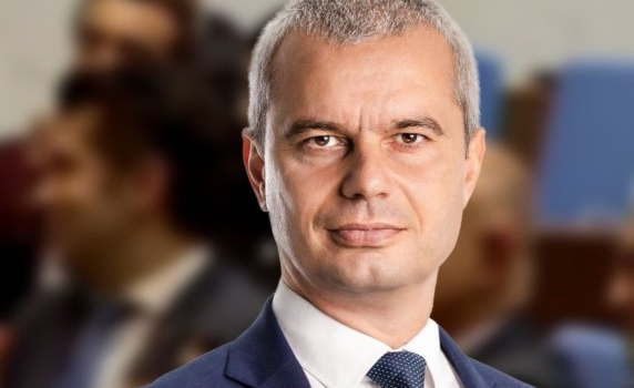 Костадинов: Урсула фон дер Лайен и нейните другарчета в ЕК заплашват човечеството с Трета световна война