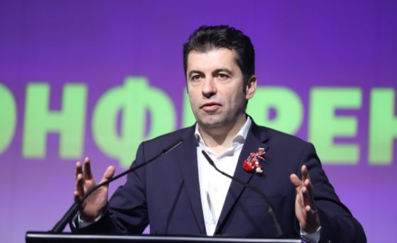 Кирил Петков определи като ''нереалистична мечта'' управлението без ГЕРБ