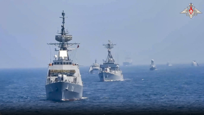 Русия съобщи че група нейни военни кораби са пристигнали в