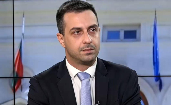 Деян Николов, “Възраждане”: Българското правителство се готви да излъже с икономическите данни за еврозоната