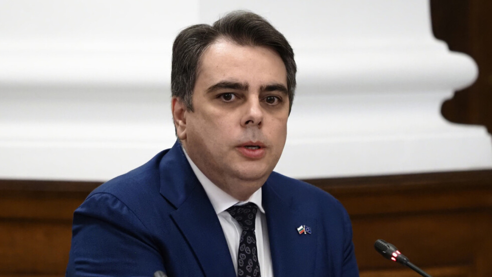 Василев: Нямаме намерение да вдигаме данъците