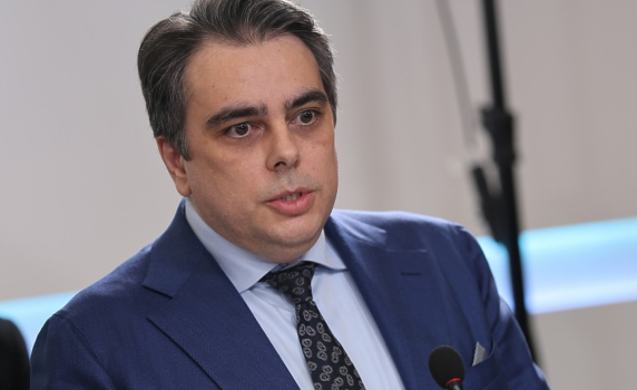 Асен Василев отговори на Вебер: "Отговорно" ли е да излъжеш българския народ?