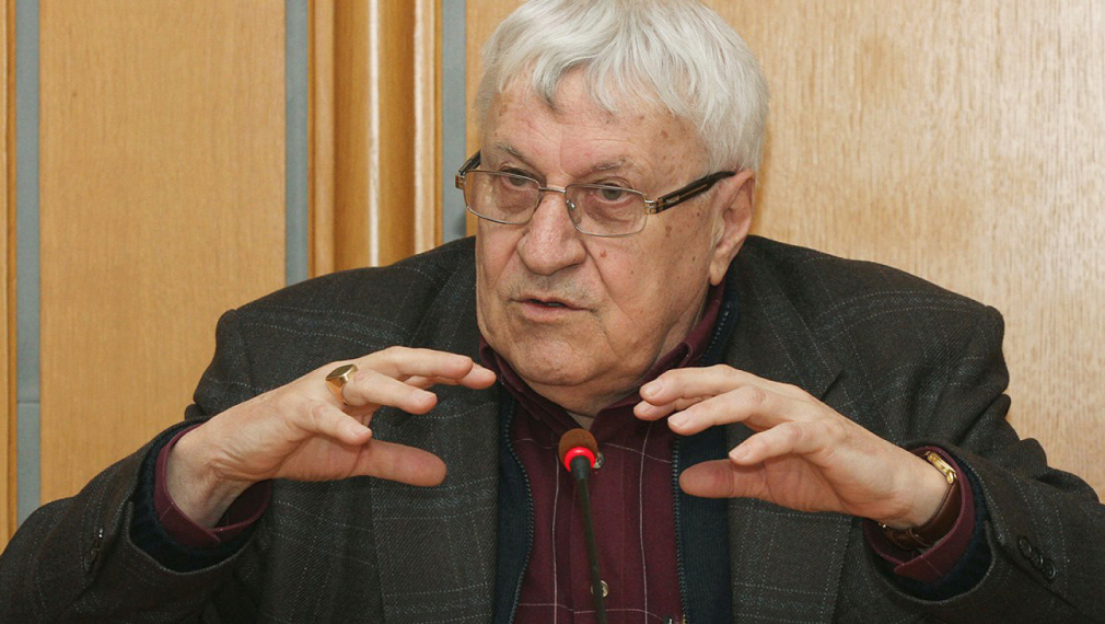 Президентът Радев поздрави проф. Андрей Пантев по повод 85-годишнината му