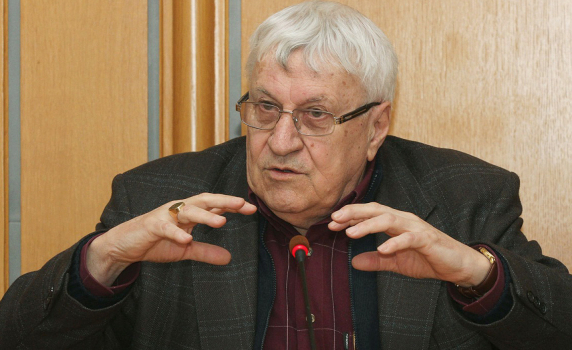Президентът Радев поздрави проф. Андрей Пантев по повод 85-годишнината му