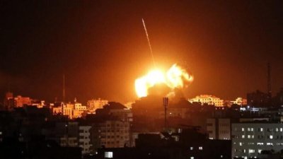 Десетки загинаха при израелски въздушни удари в Сирия