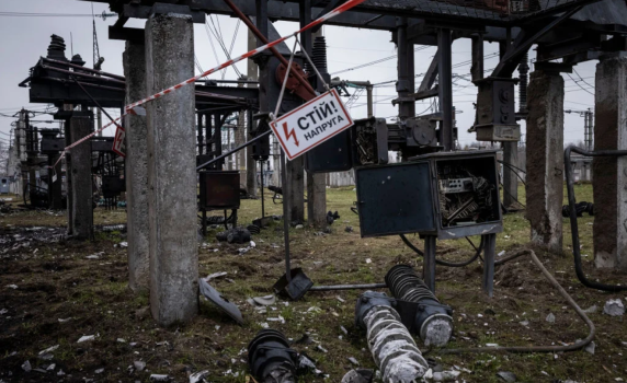 Украински медии: Енергийната ни система е разрушена на 50%.  Още 2-3 ракетни удара и няма да има ток през зимата
