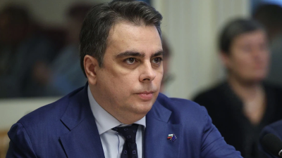 Следвайте Гласове в ТелеграмФинансовият министър Асен Василев се обяви против Великденската