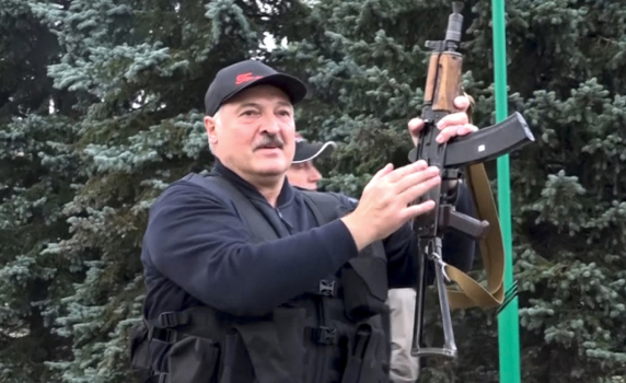 Лукашенко: Беларус иска мир, но се готви за война