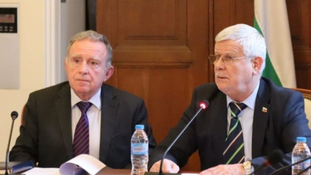Министър Вътев: Трябва да работим активно за пазарния успех на  българското розово масло