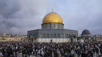 Над 60 000 палестински мюсюлмани са изпълнили молитвите по случай