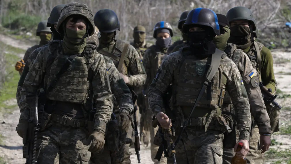 Украйна прие закон за мобилизацията, търси 500 000 войници