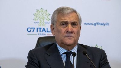 Италианският външен министър Антонио Таяни днес призова Израел да прекрати