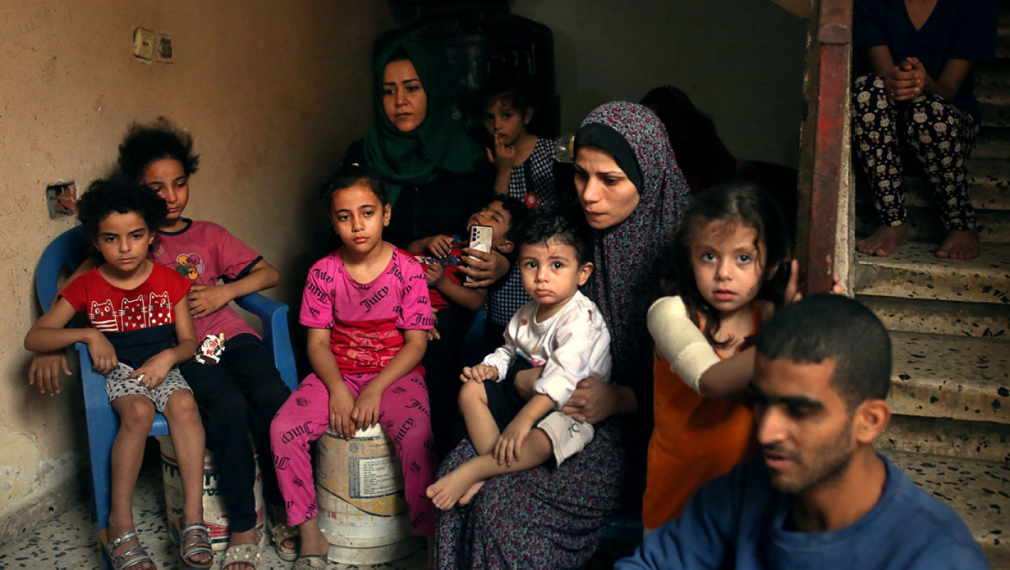 ООН: За шест месеца в Газа са убити над 10 000 жени, сред които 6 000 майки,  19 000 деца са осиротели | Glasove.com