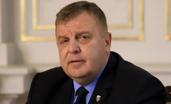 Каракачанов: Президентът Радев изглежда единственият политик, който проявява разум в настоящата ситуация