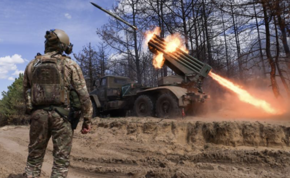 Руснаците съобщиха, че са превзели Первомайское в ДНР и настъпват в отбраната на украинците
