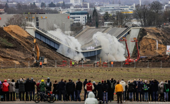 "Дойче веле": Занемарена Германия - разбити пътища, мостове в разруха