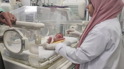 Новороденото момиченце което е било извадено от утробата на палестинка