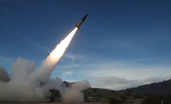 САЩ тайно са доставили ракети с голям обсег АТАКМС на Украйна