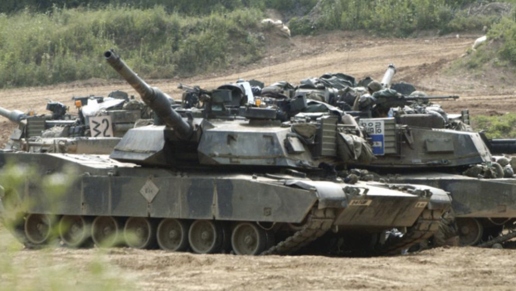 Снимка: AP: Украинските сили спряха да използват танкове Abrams заради уязвимостта им от руски дронове