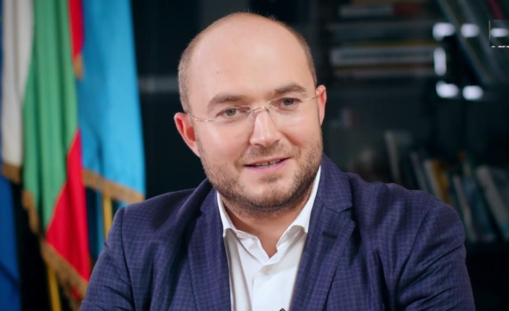 Георги Георгиев: Терзиев да покаже всички документи по процедурата, с която са избрали съпругата на Андрей Цеков за консултант