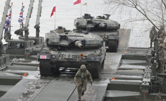 Полша предупреди за придвижването на военна техника близо до границата с Русия