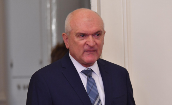 Премиерът Главчев разпореди да се отмени решението за частна детска болница