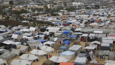 Палатков лагер в Рафах с палестинци разселени от израелската офанзива