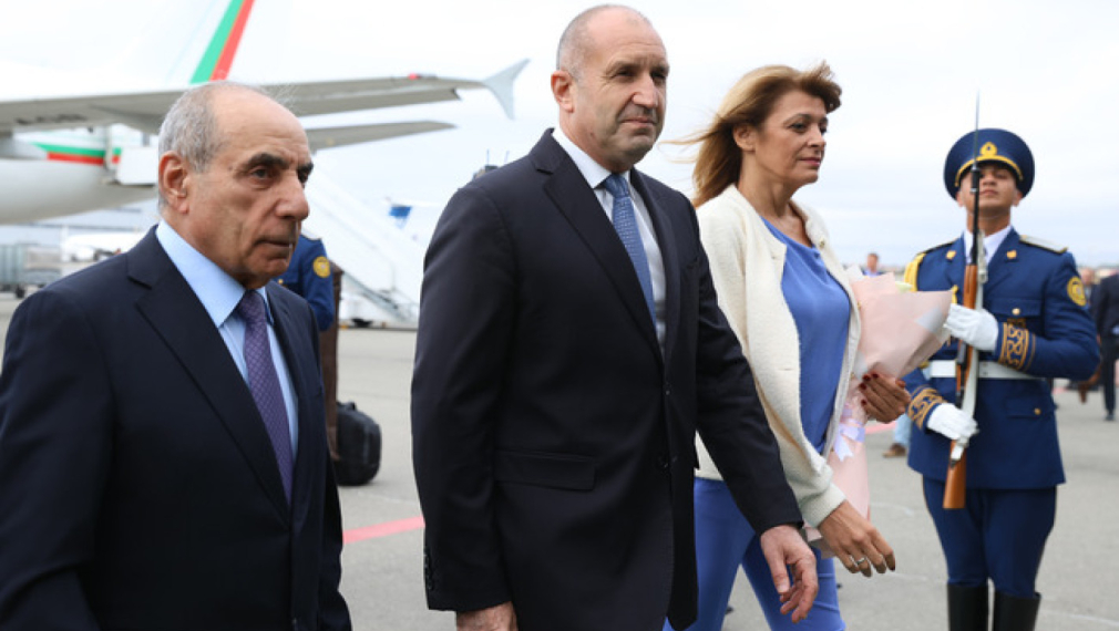 Държавният глава Румен Радев пристигна в Баку, Азербайджан, където е