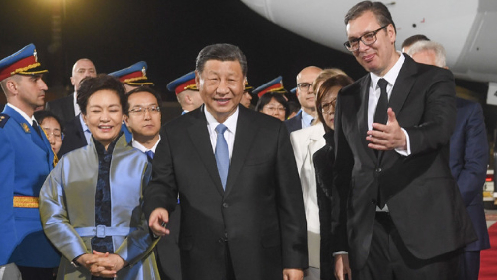 Сръбският президент Александър Вучич посрещна Президентът на Китай Си Цзинпин. Посещението