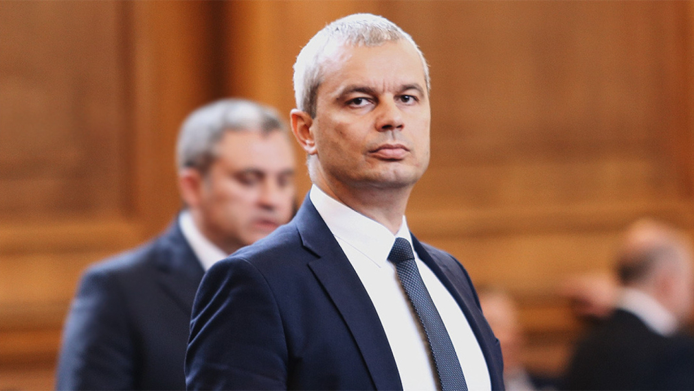 Костадинов: Пеевски не само гледа към Ваня Григорова, но и дава някой друг лев