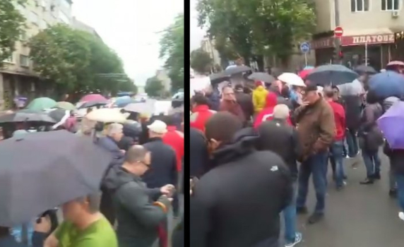 Пореден протест срещу Васил Терзиев и Борис Бонев блокира "Патриарх Евтимий", в съда бе образувано дело за промените в София
