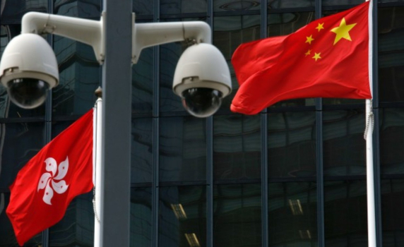 Как чрез дигиталните пари и социалния кредит Китай контролира гражданите си: от наказания за изневяра до публично опозоряване