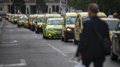 Следвайте Гласове в ТелеграмПротест на таксиметрови шофьори се провежда в столицата