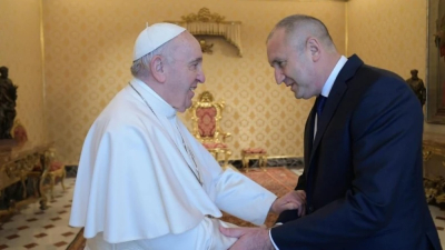 Радев ще ръководи делегацията при папата на 24 май