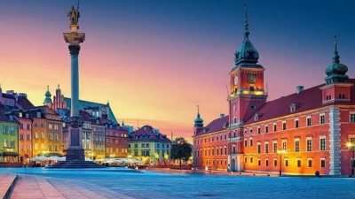 Варшава забрани християнските символи в кметството