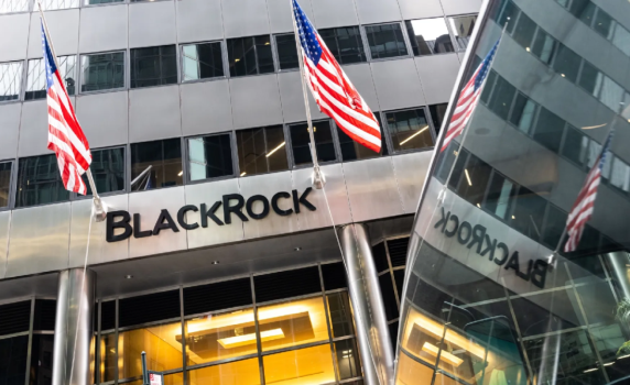 BlackRock преговаря с правителства за инвестиции в подкрепа на изкуствения интелект