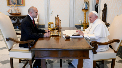 Румен Радев: Папа Франциск пожела здраве, мир и благоденствие на България