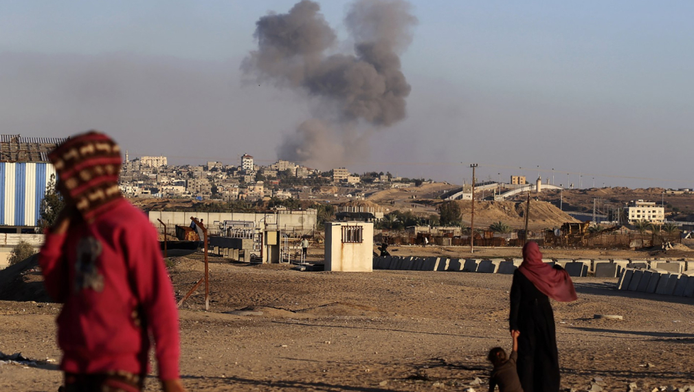 Следвайте Гласове в ТелеграмИзраел продължава да бомбардира Ивицата Газа, часове след