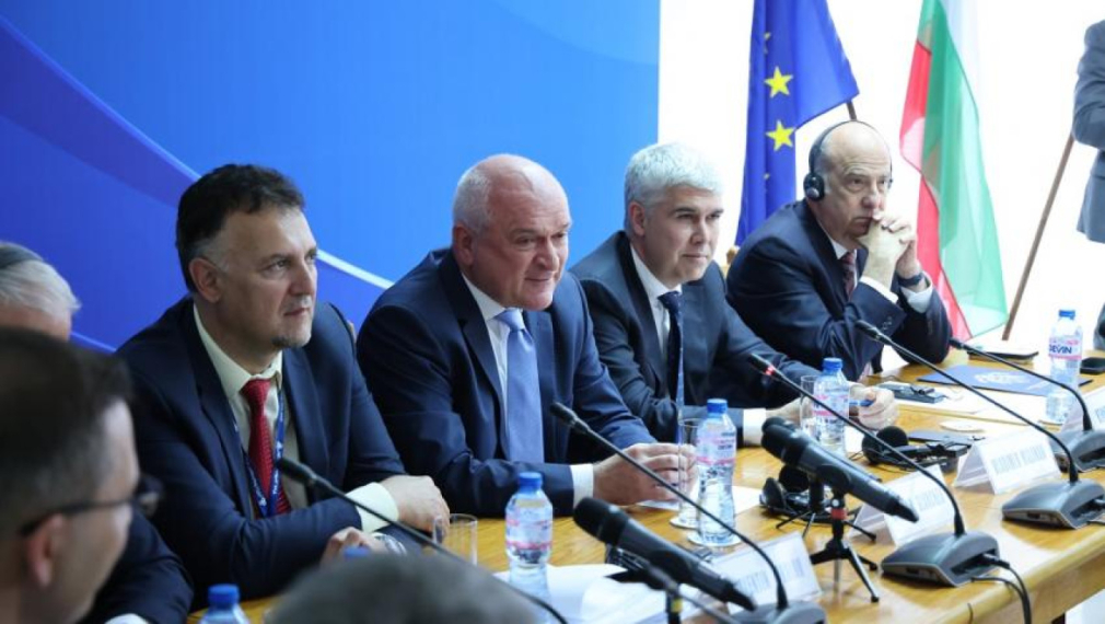 С тържество и в присъствието на премиера и US посланика АЕЦ "Козлодуй" зареди първото гориво на „Уестингхаус“
