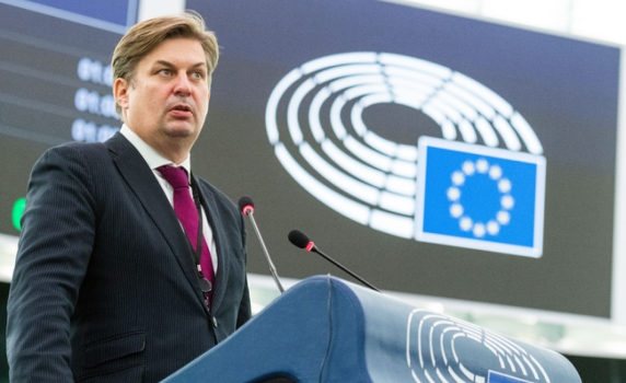 Претърсиха офиси в Европарламента по разследване за опити за руска намеса