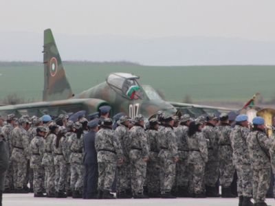 Откъде ще излитат украинските F-16, ако Русия унищожи пистите им: от България, Румъния, Полша?