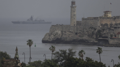 Руски бойни кораби и ядрена подводница преминаха на около 50 км от Флорида (видео)