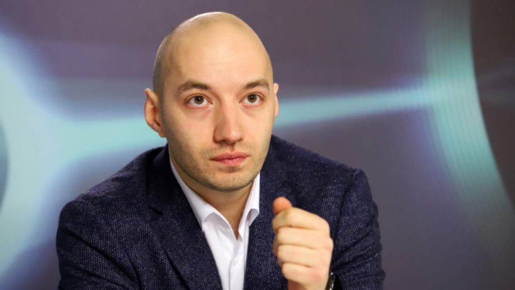 Димитър Ганев от "Тренд": Борисов няма къде да ходи, няма силен ход. Целта на кабинета ще е да купи още време. При нови избори Радев изцяло ще промени картината
