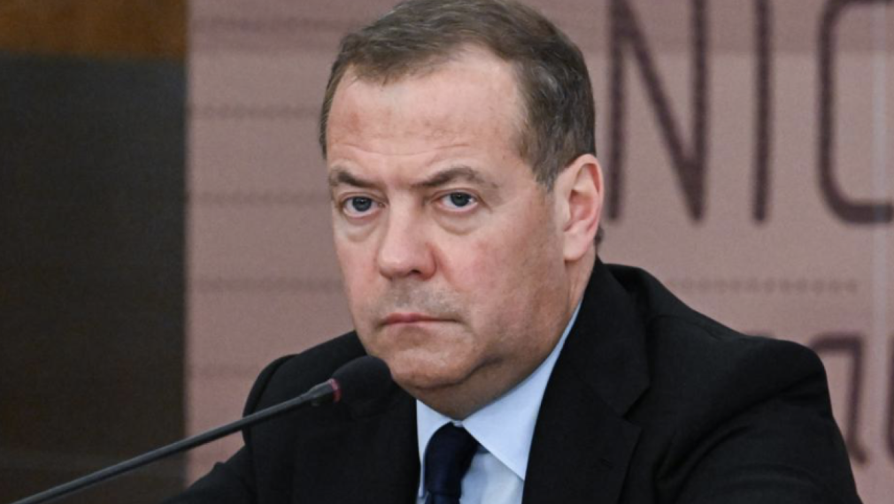Медведев: Спецоперацията ще помогне на Украйна да се освободи от оковите на Запада