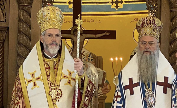 Митрополитите Николай и Антоний отслужиха първата света литургия на български език  в Дубай