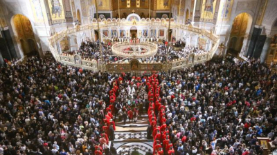 Многохиляден кръстен ход с мощите на св. преп. Юстин Челийски и Богородичната икона „Знамение“ се проведе в Белград