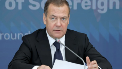 Медведев: Киев все още може да приеме предложението на Путин, в противен случай руското настъпление ще продължи
